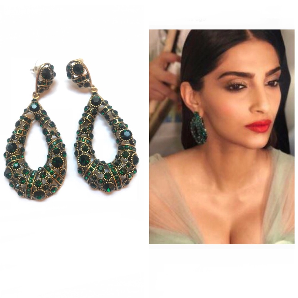 Pretty teardrop green & gold earrings - Picture 2 of 8